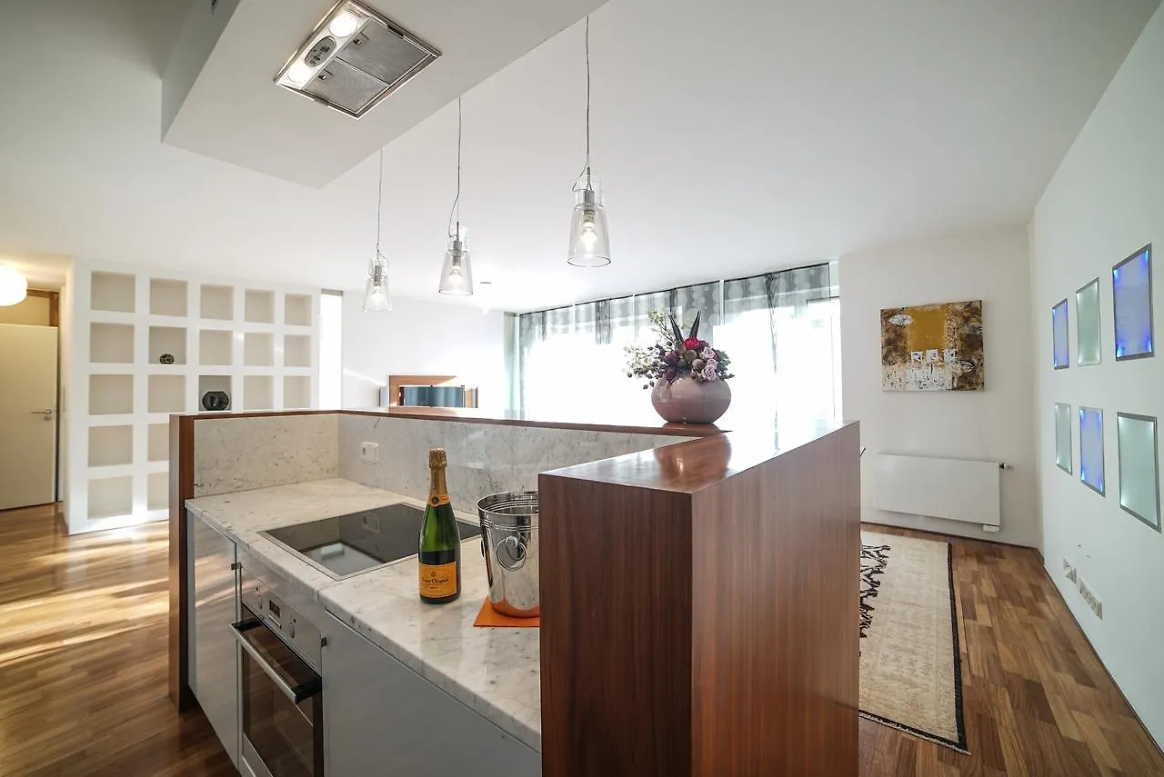 Appartamento Myhouse 28. Rijna Hotel Praga